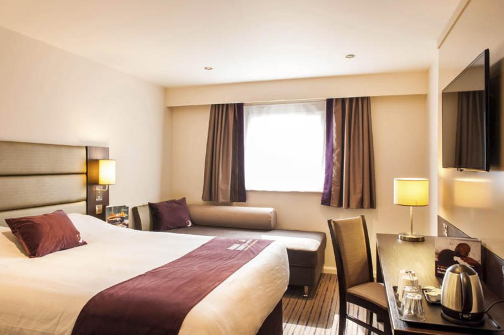Premier Inn Birmingham City Centre Broad Street Bagian luar foto