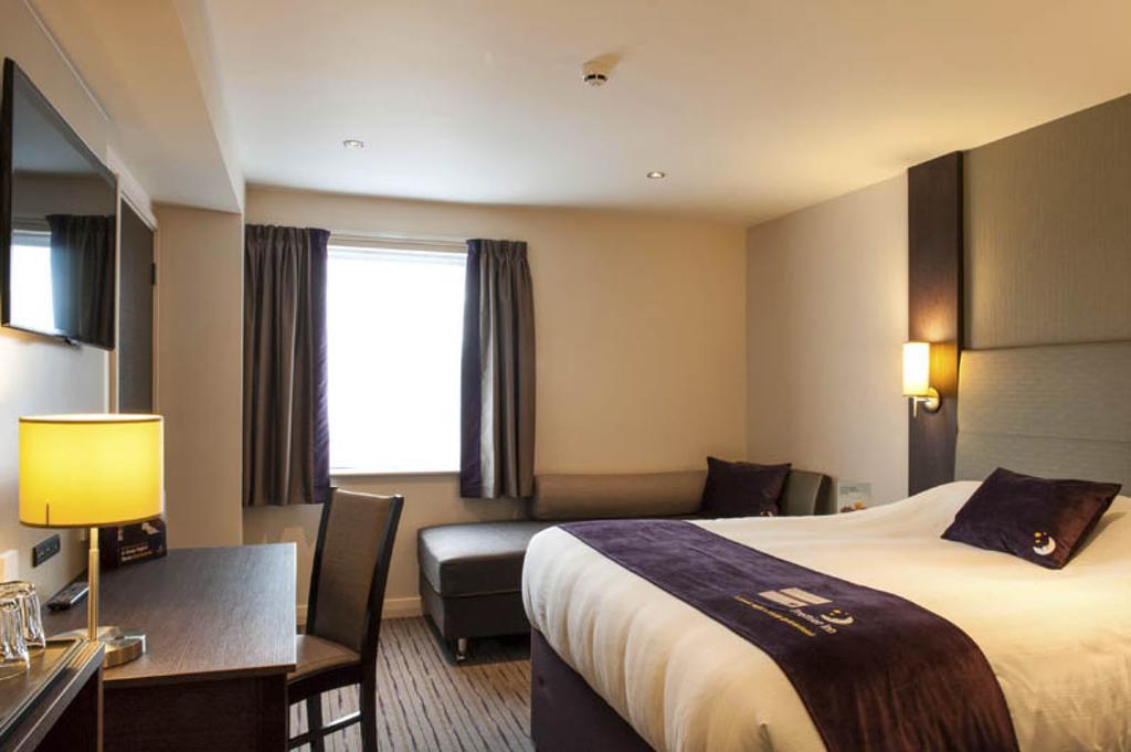 Premier Inn Birmingham City Centre Broad Street Bagian luar foto