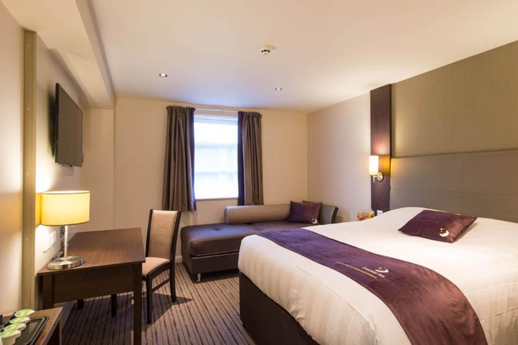 Premier Inn Birmingham City Centre Broad Street Bagian luar foto