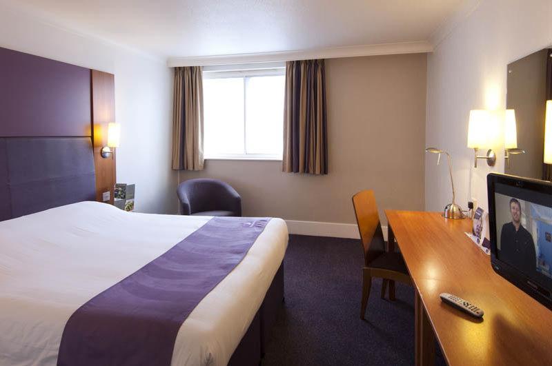 Premier Inn Birmingham City Centre Broad Street Bagian luar foto