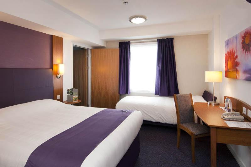 Premier Inn Birmingham City Centre Broad Street Bagian luar foto