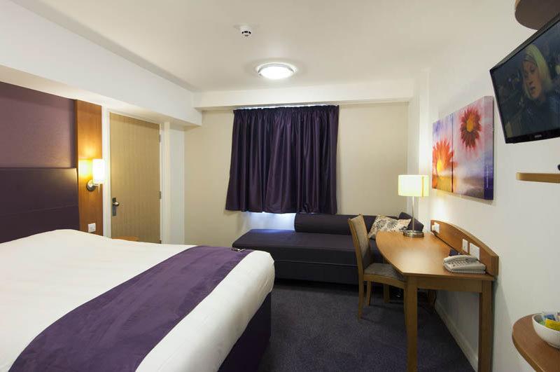 Premier Inn Birmingham City Centre Broad Street Bagian luar foto
