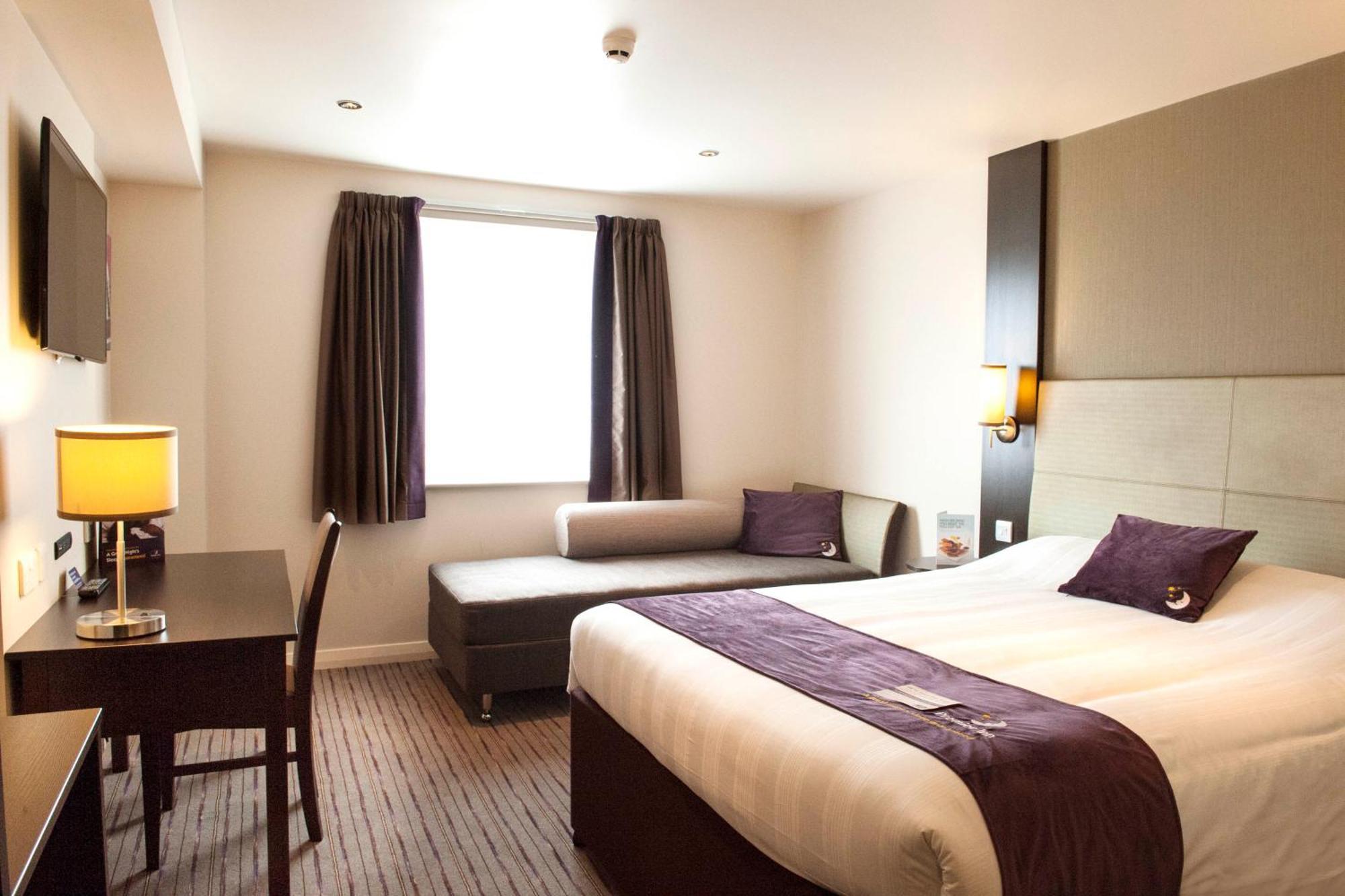 Premier Inn Birmingham City Centre Broad Street Bagian luar foto