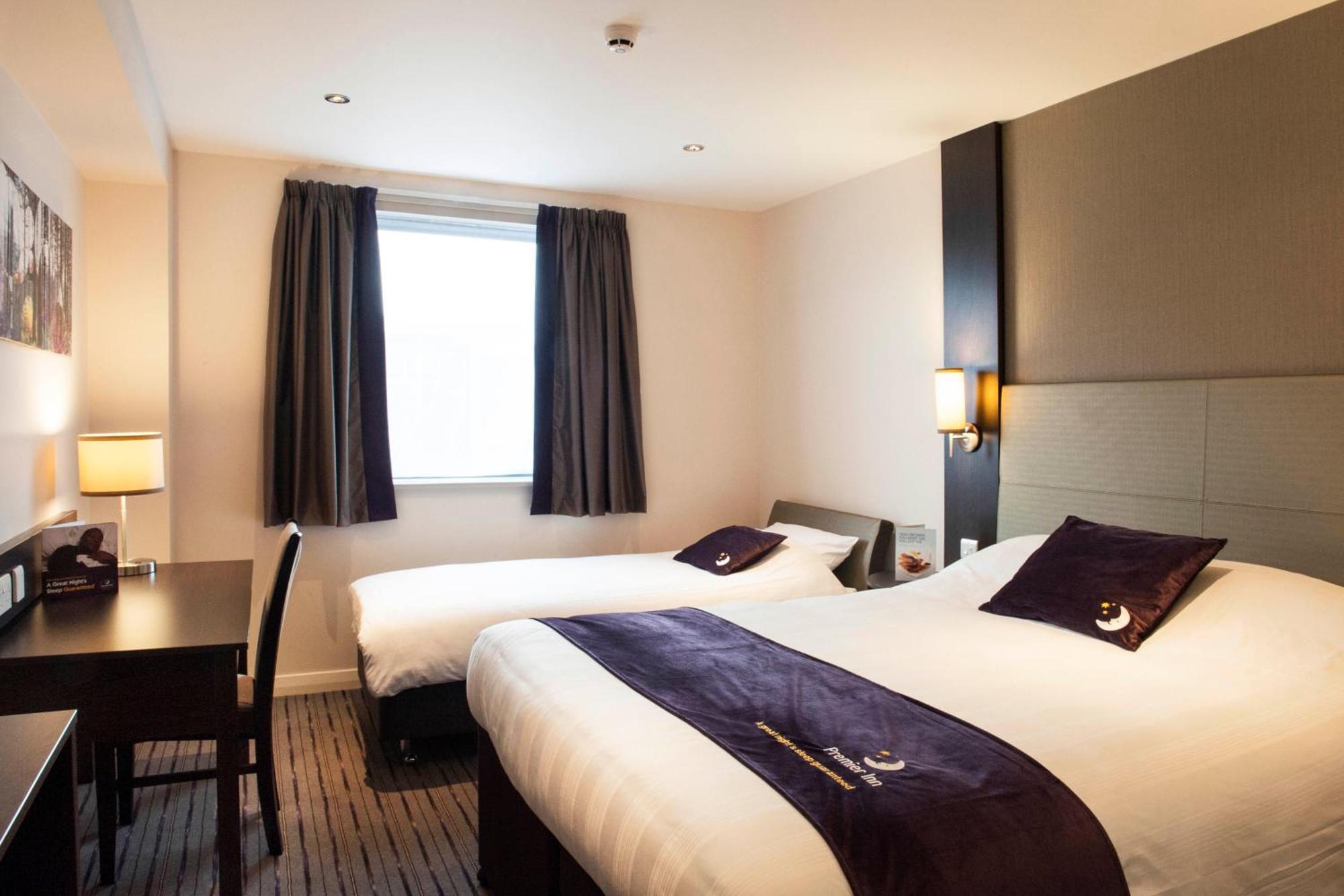 Premier Inn Birmingham City Centre Broad Street Bagian luar foto